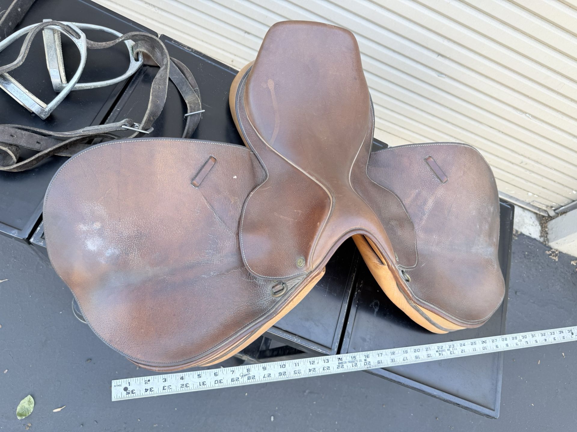 Vintage Collegiate RD English Saddle – 16” Seat with Stirrup Leathers & Irons Horse Pony Horseback Riding