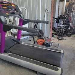 Life Fitness Treadmill $1075 Firm Mercedes Tx 