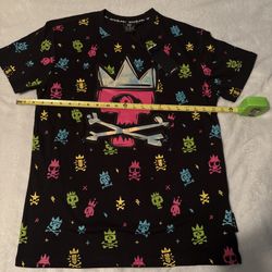 Switch Skull and Crossbones Limited Edition Black Embroidered Men's T-Shirt NWT