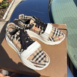 Burberry Shoes 