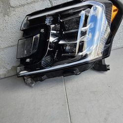 Ford Expedition Headlight