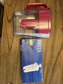 Brita Water Pitcher And 5 Cups Replacement Water Filters