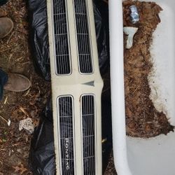 1972 Pontiac Ventura Grill And Header