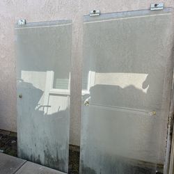 Shower Doors (W 28.75 H 64.75) FREE