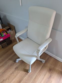 Rolling office chair