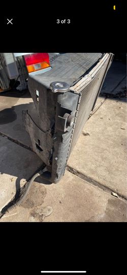 2 Gen Dodge Ram 1500 94 To 2001 Radiator Complete With Fan Shroud And Windshield Reservoir