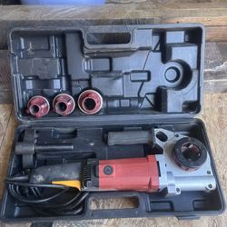 CENTRAL MACHINERY Corded 12 Amp Portable Electric Pipe Threader