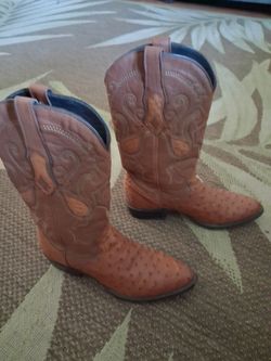 Mens size 8.5 Cuadra Ostrich boots