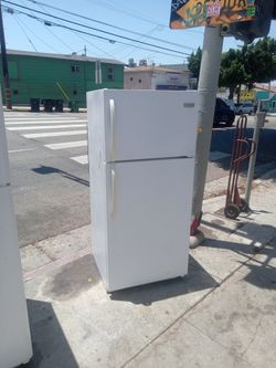 Frigidare 28" Refrigerator 