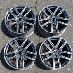 Set of 4 Lexus F Sport Style Hyper Silver 18x8 ET45 Wheels 5x114.3 CB60.1
