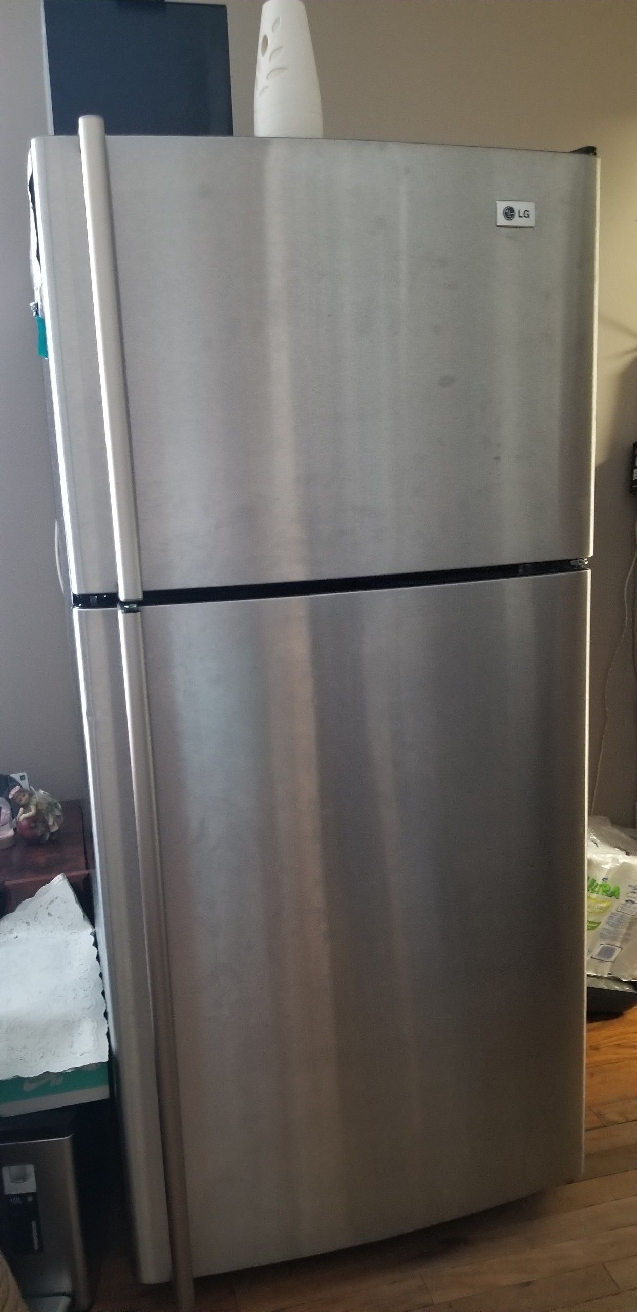 Lg refrigerator