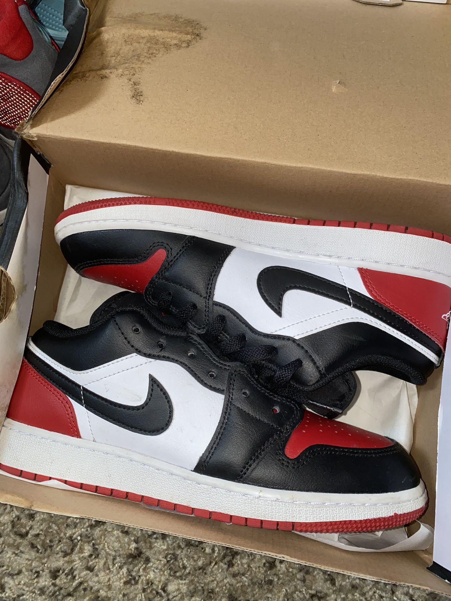 Jordan 1 Low Bred Toe