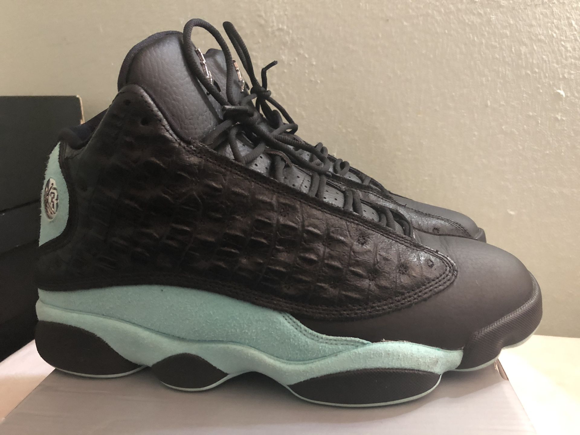 Air Jordan 13 Retro “islands green” Size 10.5