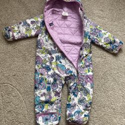 Patagonia Reversible Snowsuit 6-12 Months, Runs Large.