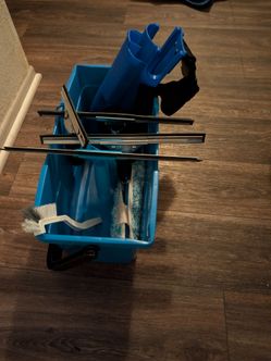 Window cleaning kit