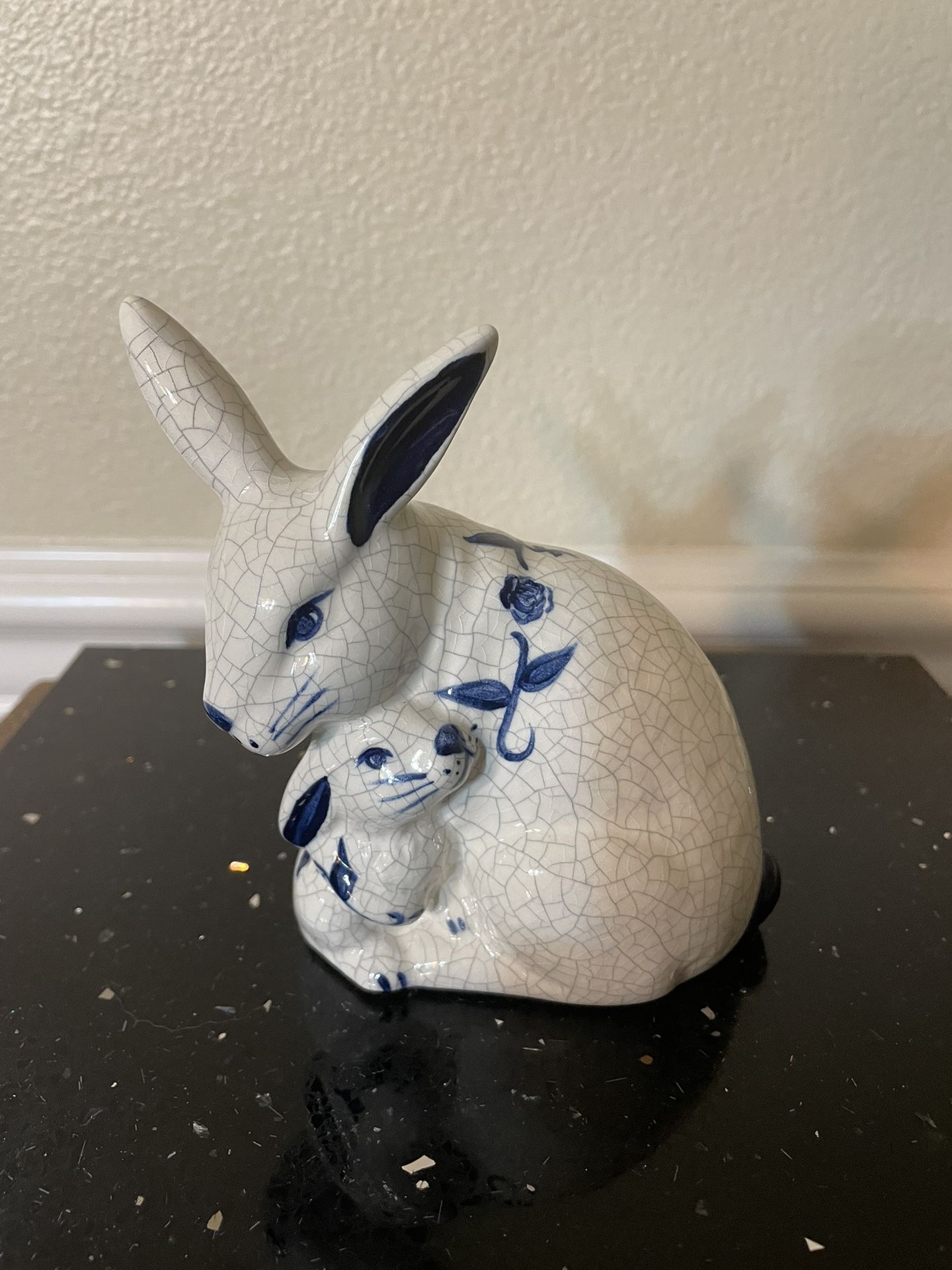 The Potting Shed Dedham Pottery Blue White Bunny Rabbits Figurine Mama and Baby 4”x4”