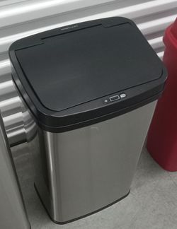 STAINLESS STEEL W/AUTO LID