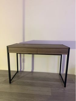 Modern Wood & Metal Desk with 2 Drawers – Excellent Condition