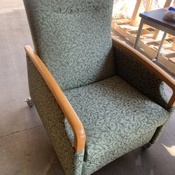 Hospital Grade Mobile Reclining Chair