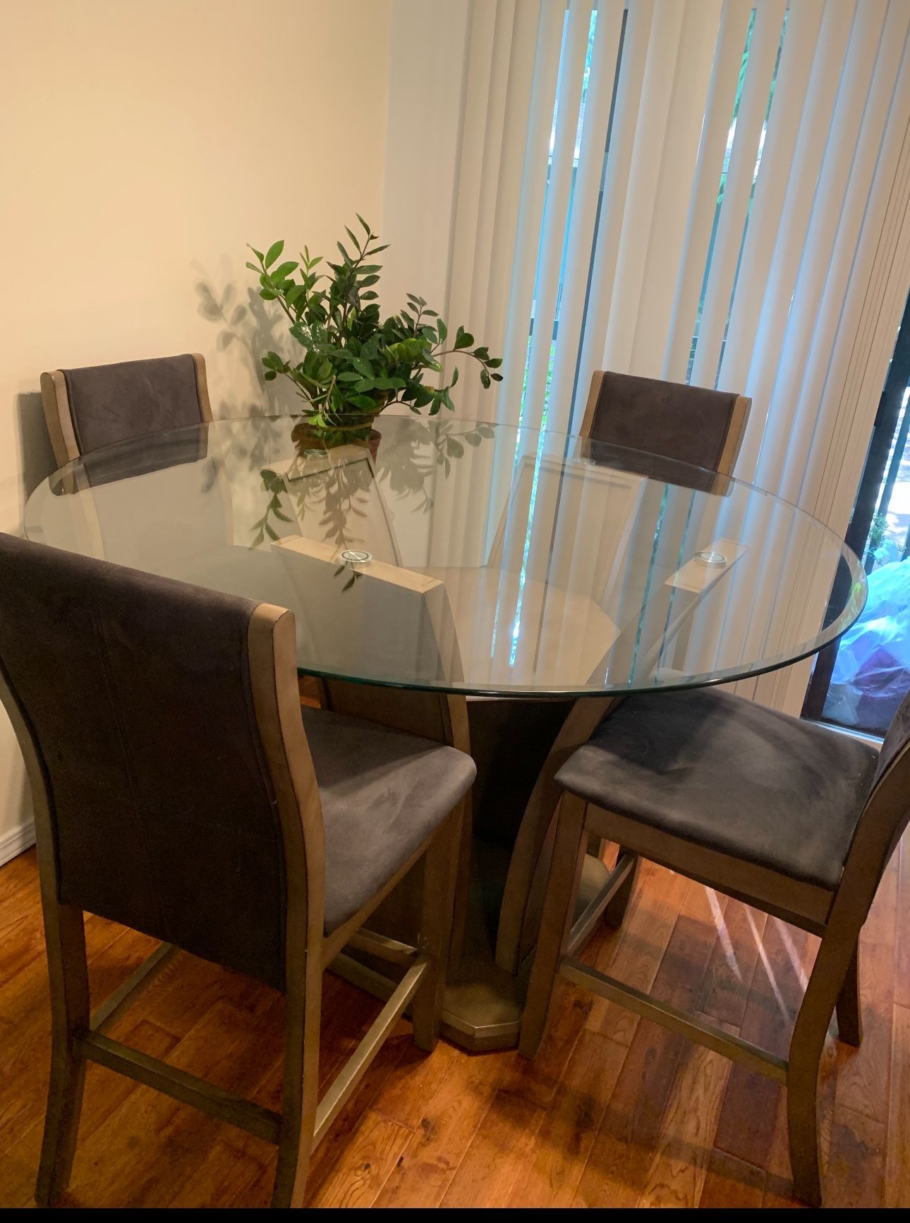 Round Glass Dining Table