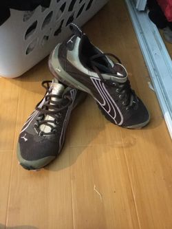 Puma sneakers, size 9, never worn