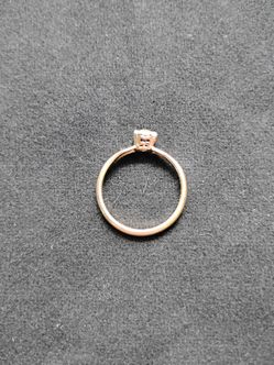pretty golden ring, engagement style, size 8.5-9