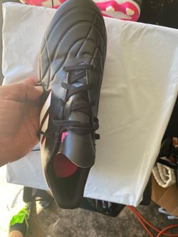 Soccer cleats