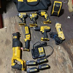 DEWALT 20vmax and 4 battery and Charger 