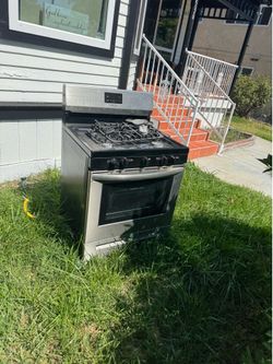 Oven and fridge