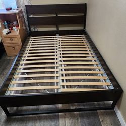 Full Size Metal and Fiberboard Frame