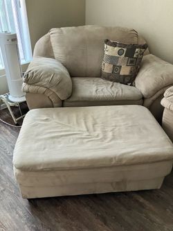 Large Chair w Ottoman