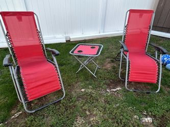 Lounge chairs and table