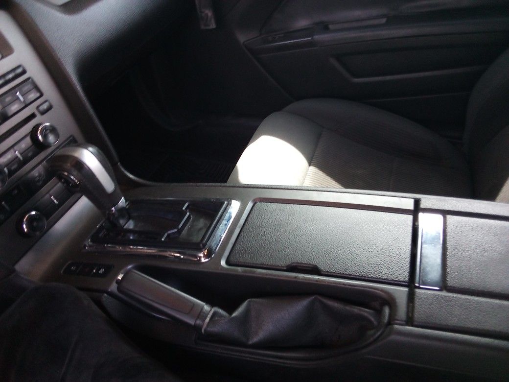2013 Ford Mustang Convertible 