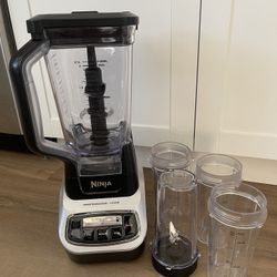Ninja BL621 30 Blender + Nutri Ninja
