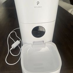 Petlibro automatic pet feeder 6L connect through app
