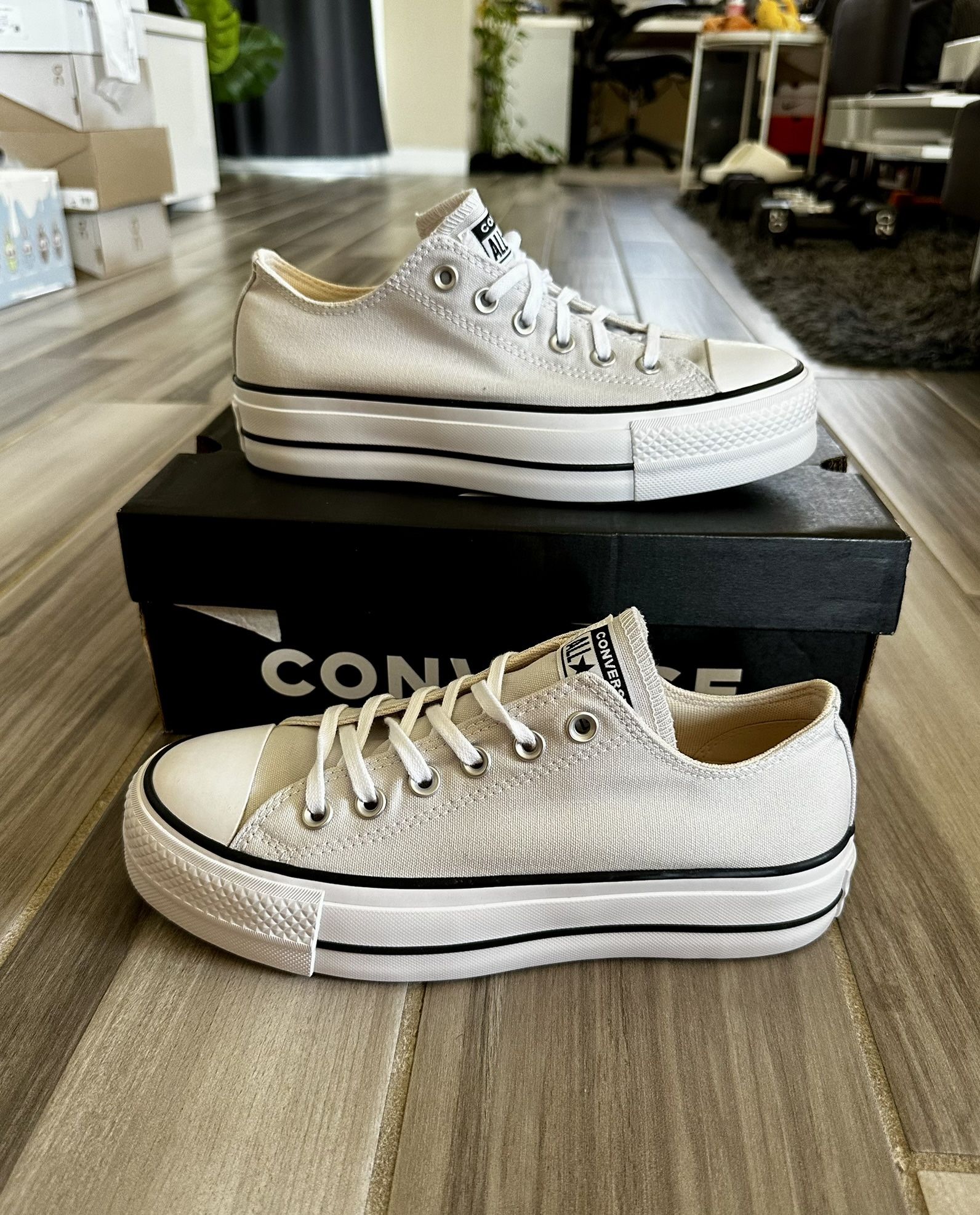 Women's Converse Chuck Taylor All Star Lift Platform Low Top Shoes  - Barely Grey - Size 9