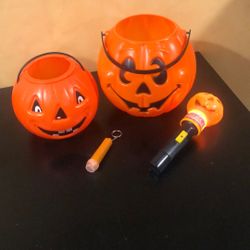 Halloween Pumpkin Carriers With Flashlights