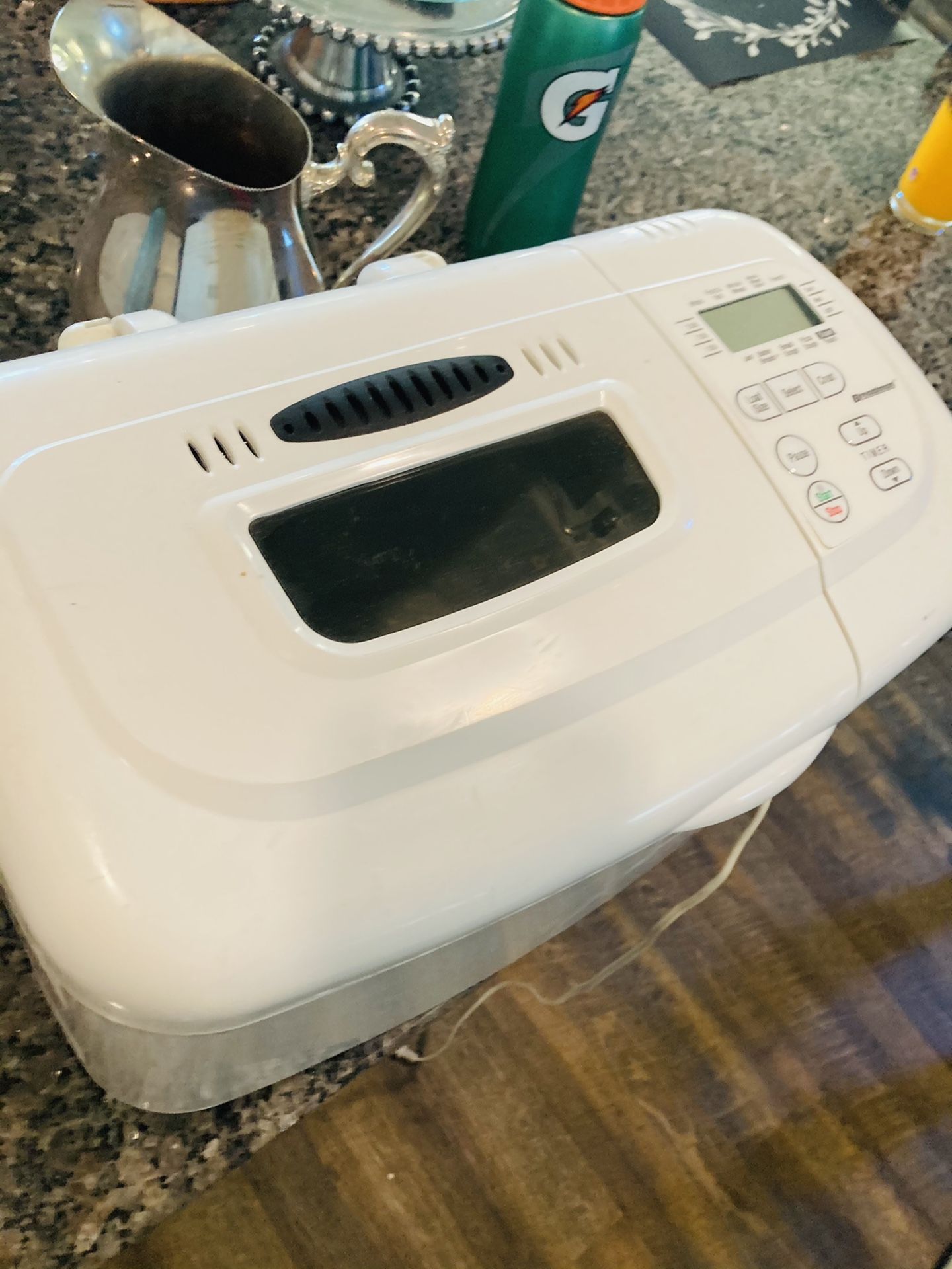 Bread maker machine