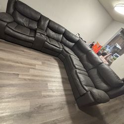 Recliner Sectional 