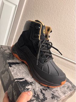 Steel toe boots