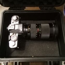 Minolta XD11 with Hoya GMC 72mm Skylight (1b) Made Is Japan Lens With Protective Case 