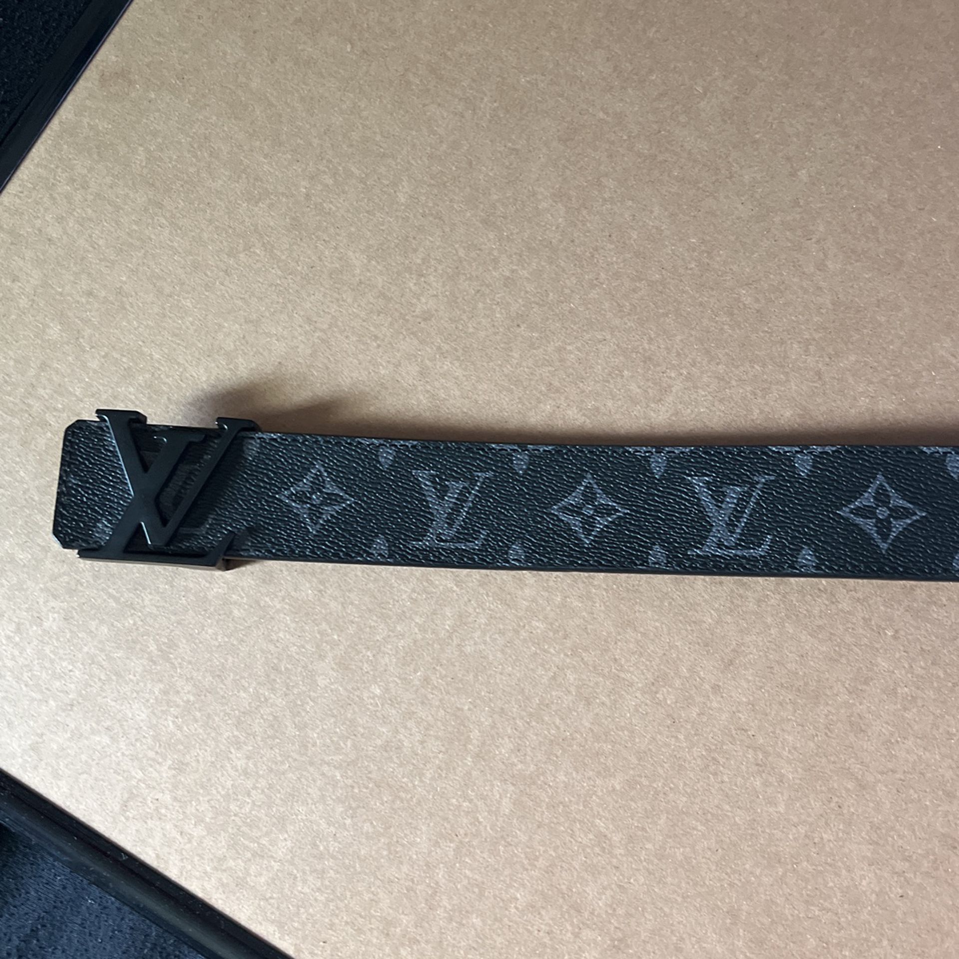 Authentic Louis Vuitton LV belt gold buckle for Sale in Honolulu, HI -  OfferUp