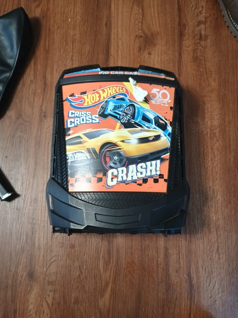 Hot Wheels Case and Cars Ex Condition