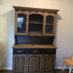 Kitchen hutch cabinet