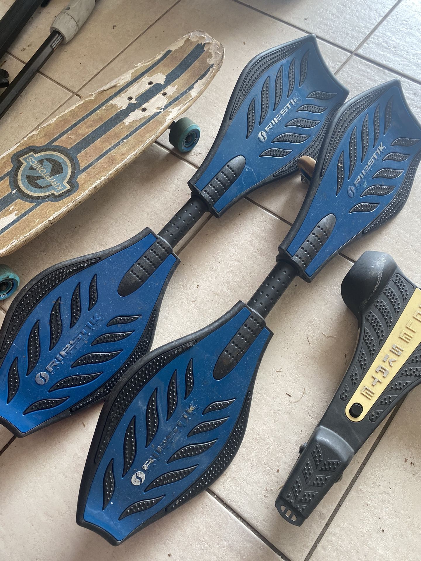 2 Razor Ripstik, Razor Sole skate, and Kryptonics 28” Skateboard - All Classic Styles