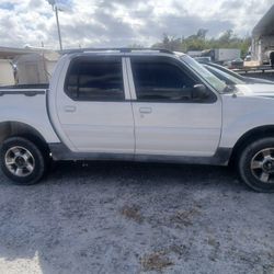 2005 Ford Explorer Sport Trac
