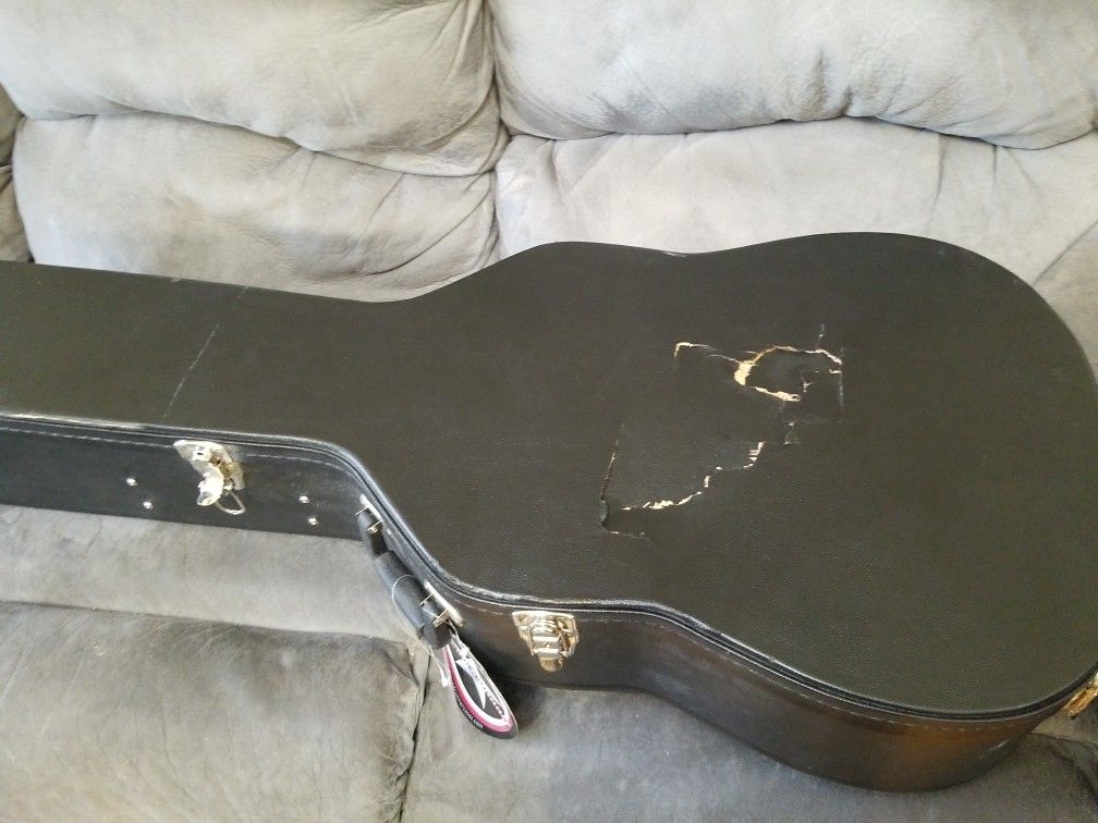Fender Acoustic Guitar F220SB