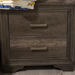 NIGHTSTAND AND DRESSER FOR SALE