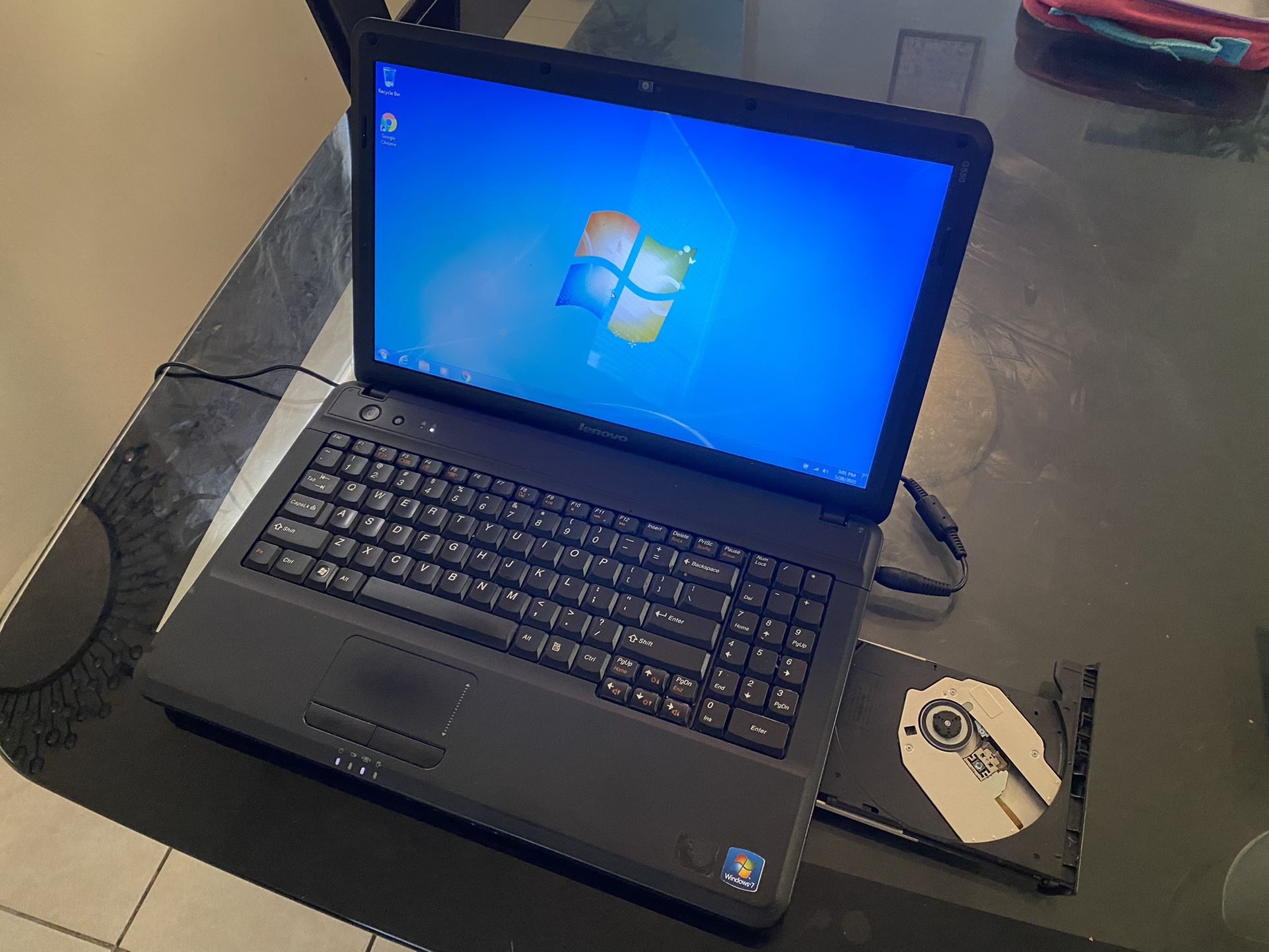 Lenovo Computer Laptop 15.6" Intel 4GB HDD-320gb.