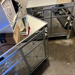Set of 2 Mirrored Side Dressers 
